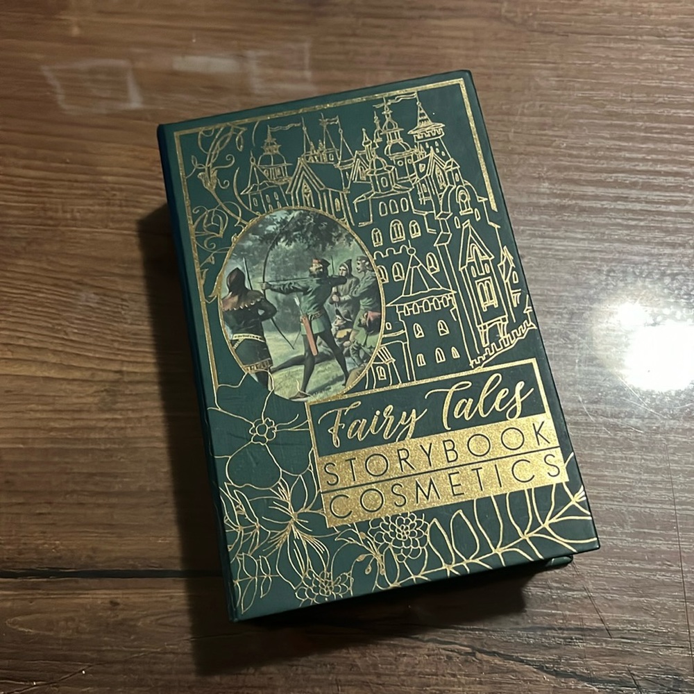 Storybook Cosmetcis Fairytales: Robin Hood palette